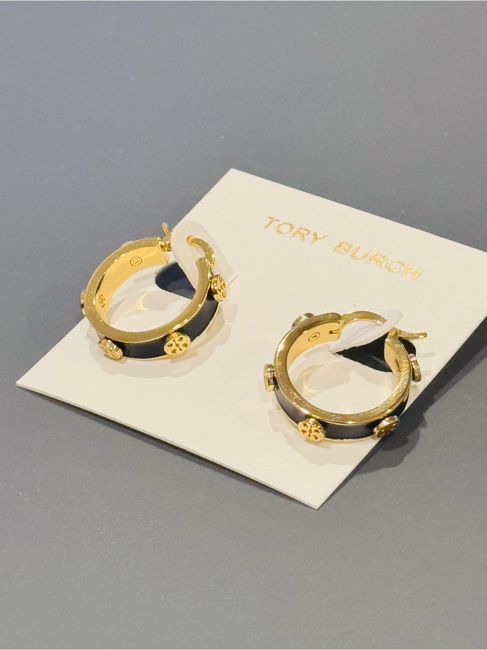 Tory Burch Gold & Black Enamel Double T Logo Huggie Hoop Earrings NWT .75”